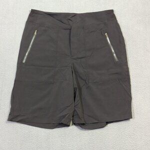 Athleta Shorts Women's 6 Black Trekkie North Mid Rise Bermuda